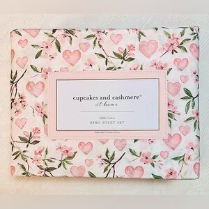 Cupcakes and Cashmere Valentine Flower Hearts Cotton Sheet Set - King